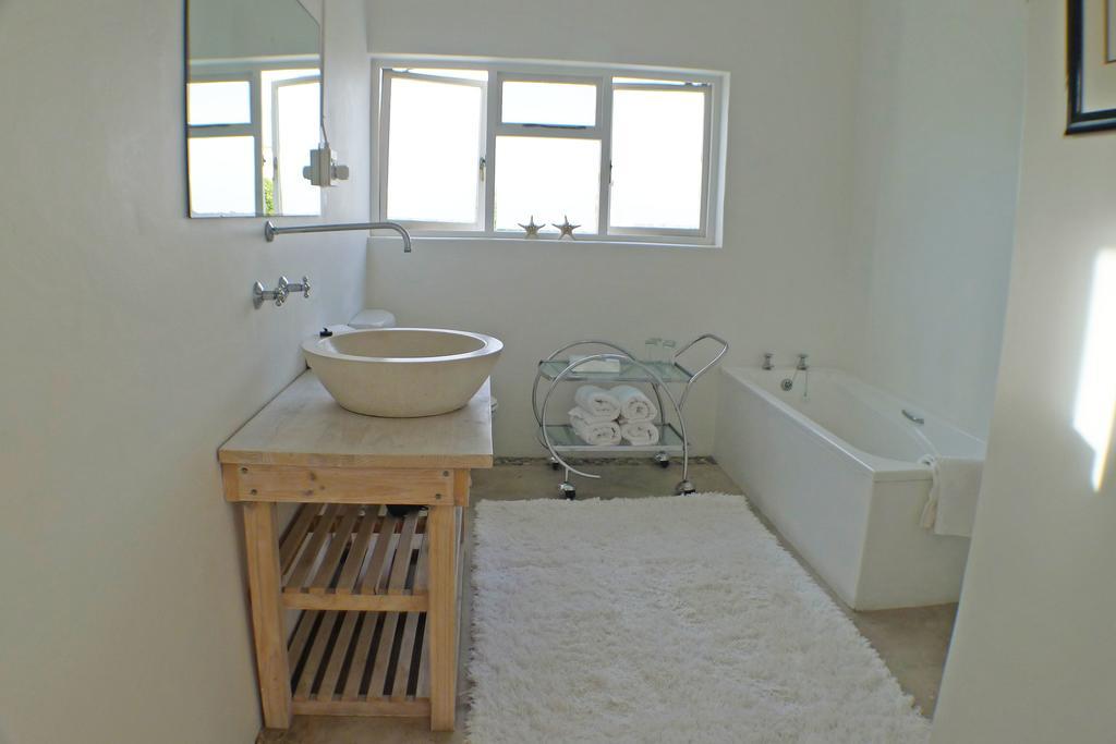Bamboo Beach Seaside House Hotel Hermanus Bagian luar foto