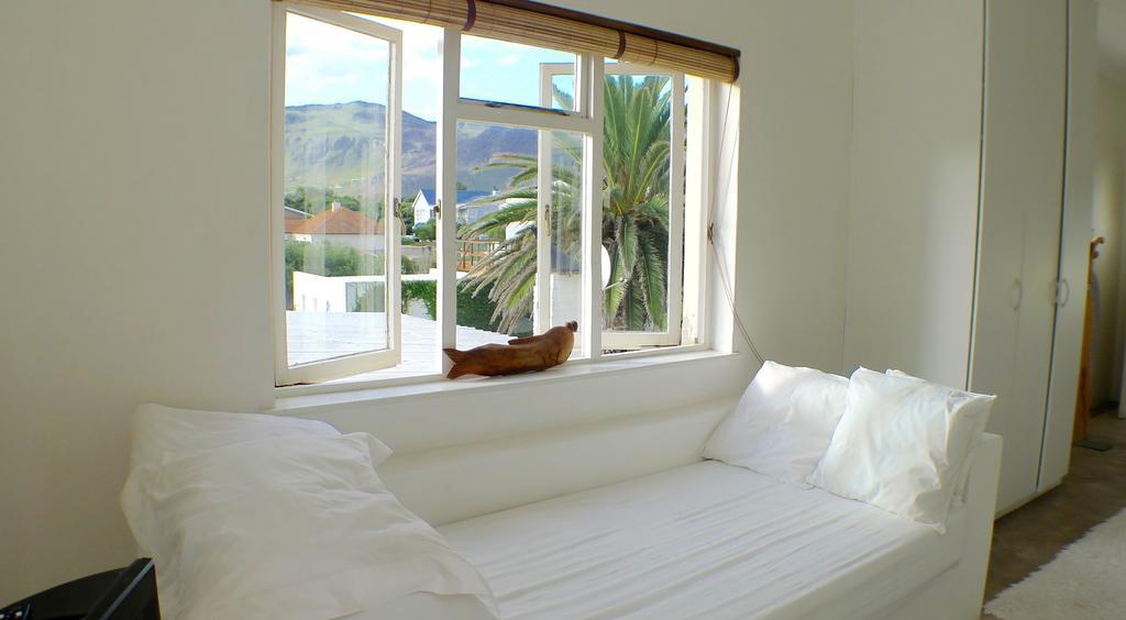 Bamboo Beach Seaside House Hotel Hermanus Bagian luar foto