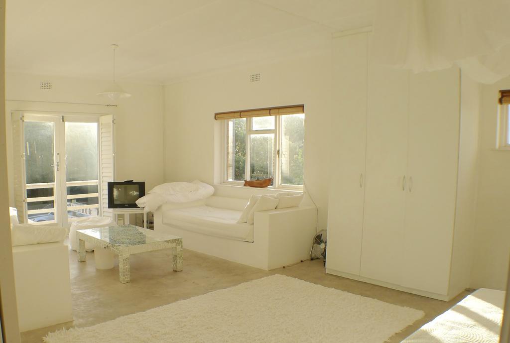 Bamboo Beach Seaside House Hotel Hermanus Bagian luar foto
