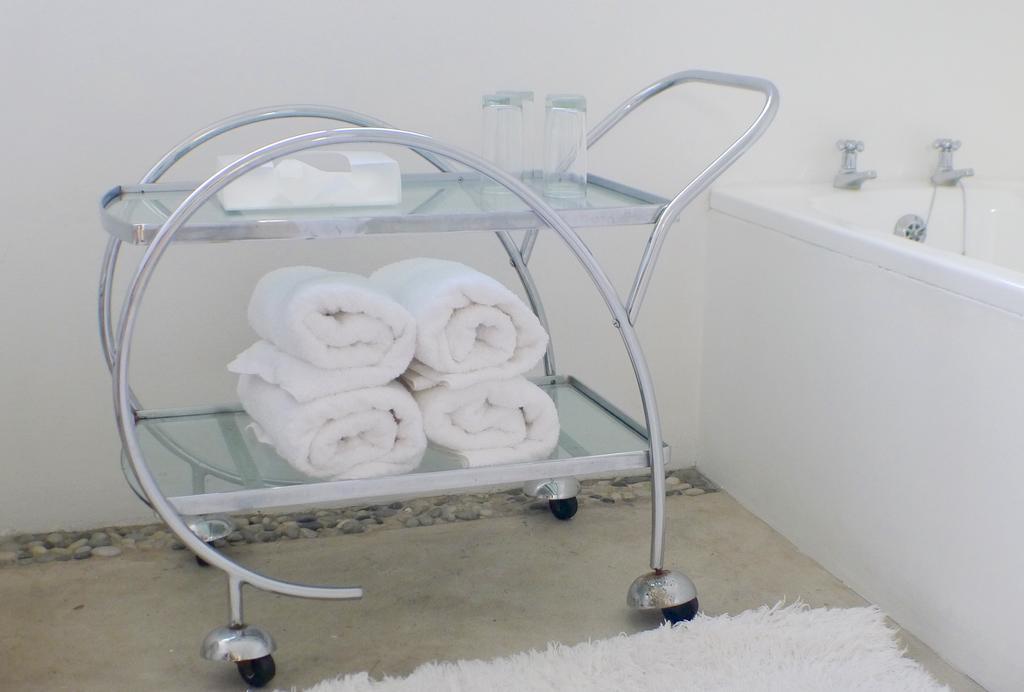 Bamboo Beach Seaside House Hotel Hermanus Bagian luar foto
