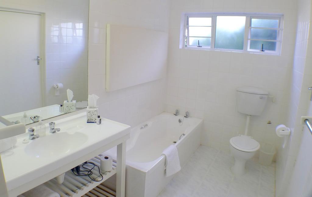 Bamboo Beach Seaside House Hotel Hermanus Bagian luar foto