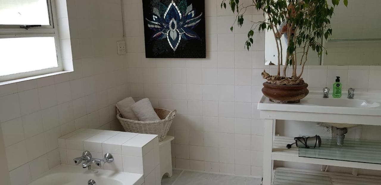 Bamboo Beach Seaside House Hotel Hermanus Bagian luar foto