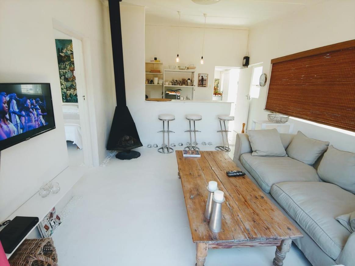 Bamboo Beach Seaside House Hotel Hermanus Bagian luar foto