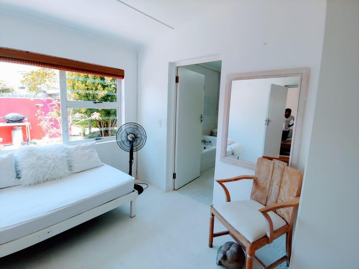 Bamboo Beach Seaside House Hotel Hermanus Bagian luar foto